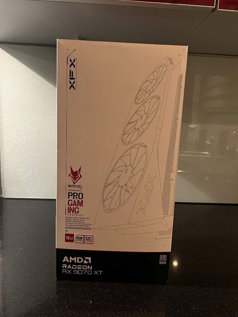 XFX Mercury AMD Radeon RX 9070 XT OC White Gaming Edition, Computers en Software, Gebruikt, AMD, GDDR6, Ophalen of Verzenden