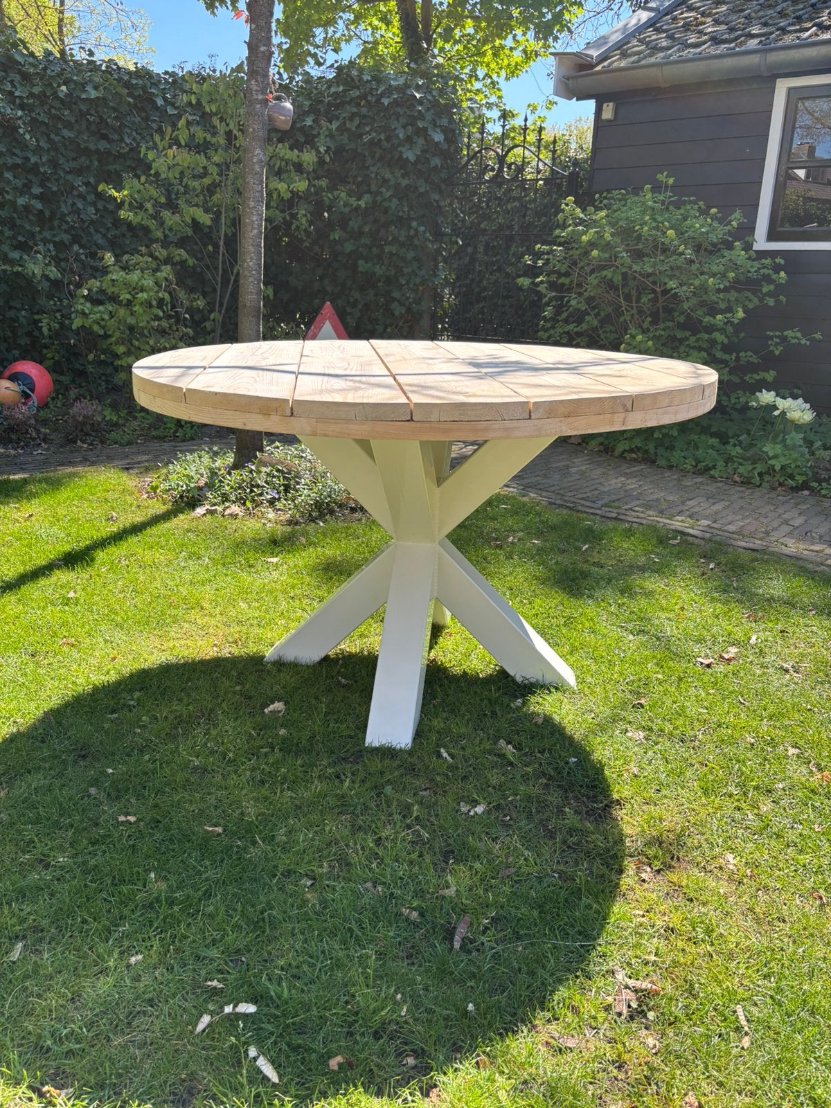 Ronde steigerhouten eetkamertafel 130 cm met robuust frame, Ophalen, Overige materialen, Rond, Zo goed als nieuw