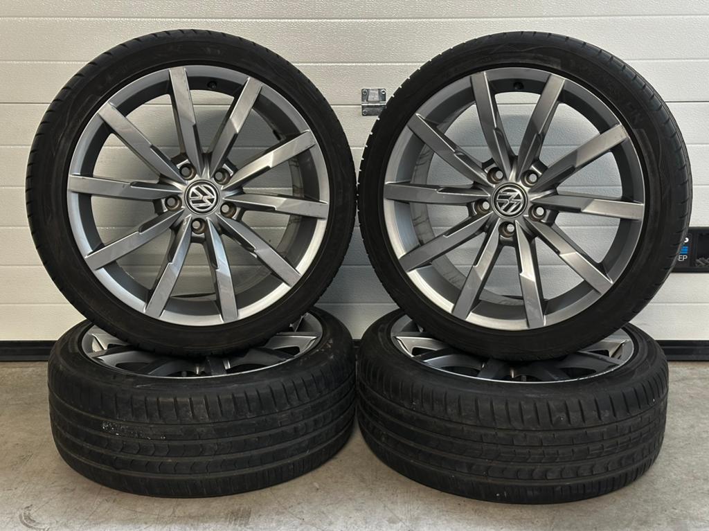 Originele 18 inch 5x112 Volkswagen Passat Velgen & Banden, Auto-onderdelen, Banden en Velgen, 18 inch, Gebruikt, Banden en Velgen