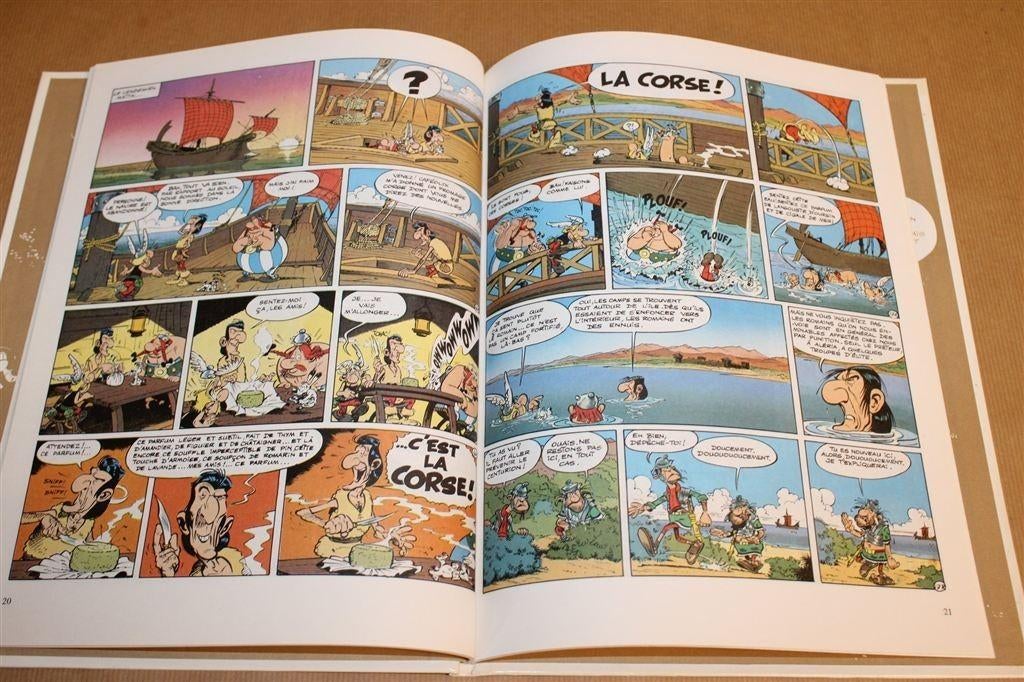 Astérix en Corse — Hardcover 1995 Frans, Eén stripboek, Ophalen of Verzenden, Gelezen