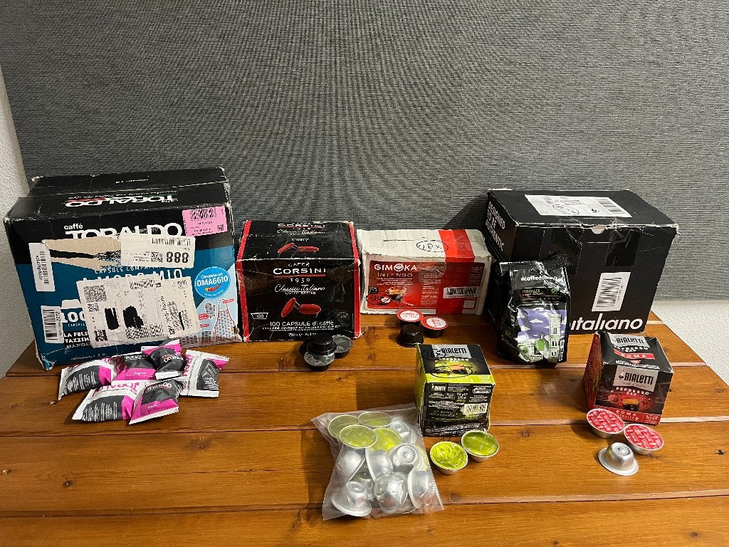 Partij koffie capsules pads cups , Gimoka , Bialetti enz., Diversen, Ophalen of Verzenden