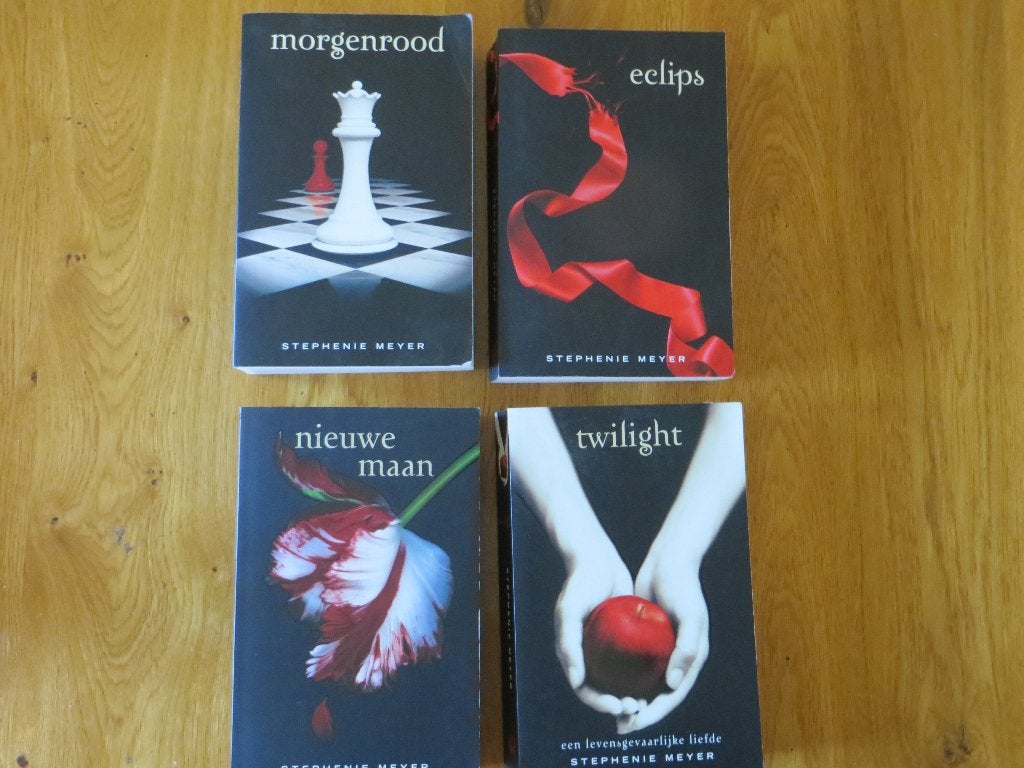 Complete serie: Morgenrood, Eclyps, Nieuwe maan, Twilight, Boeken, Ophalen of Verzenden, Gelezen, Populaire fictie