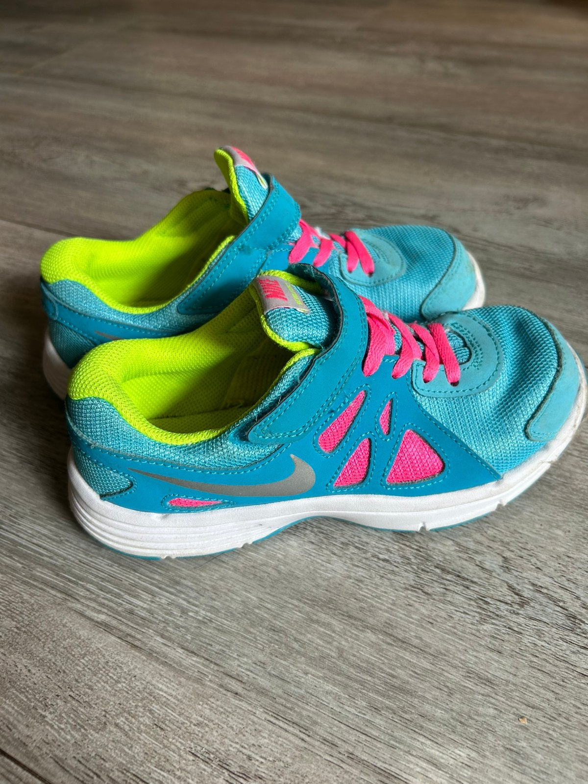 Nike sportschoenen maat 35, Ophalen, Zo goed als nieuw, Jongen of Meisje, Sportschoenen