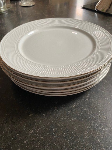 6 AH Excellent dinerborden wit met gouden biesje nieuw, Huis en Inrichting, Keuken | Servies, Ophalen, Nieuw, Albert Heijn, Bord(en)