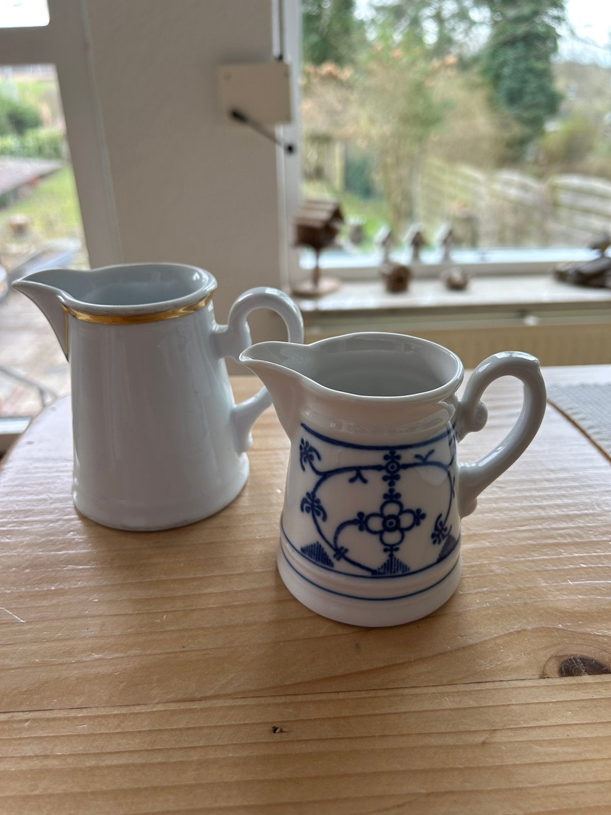 2 ANTIEKE MELKKANNETJES, Ophalen of Verzenden