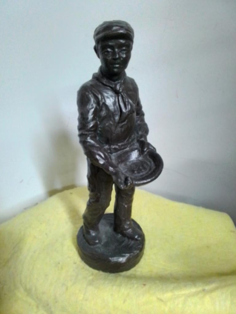 10128) mooi  beeld  DE ZAAIER   hoog  24cm, Antiek en Kunst, Ophalen of Verzenden