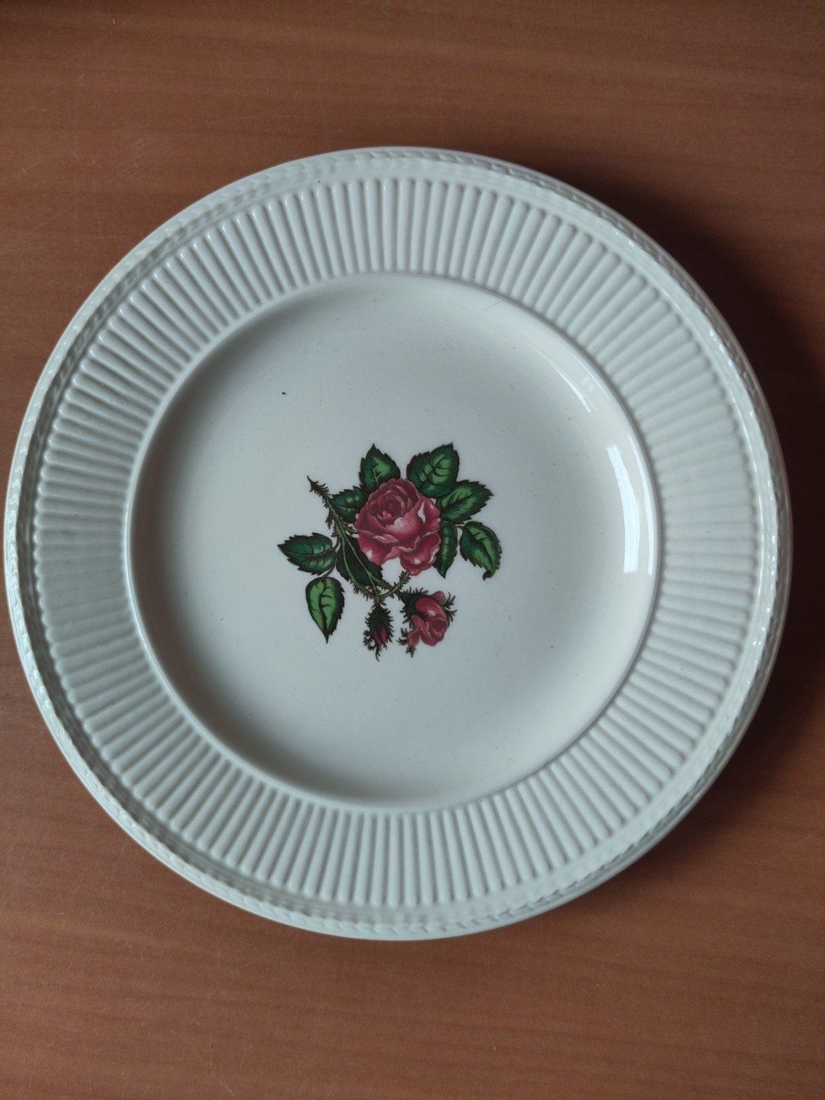 Wedgwood Moss Rose bord - Vintage, Ophalen of Verzenden