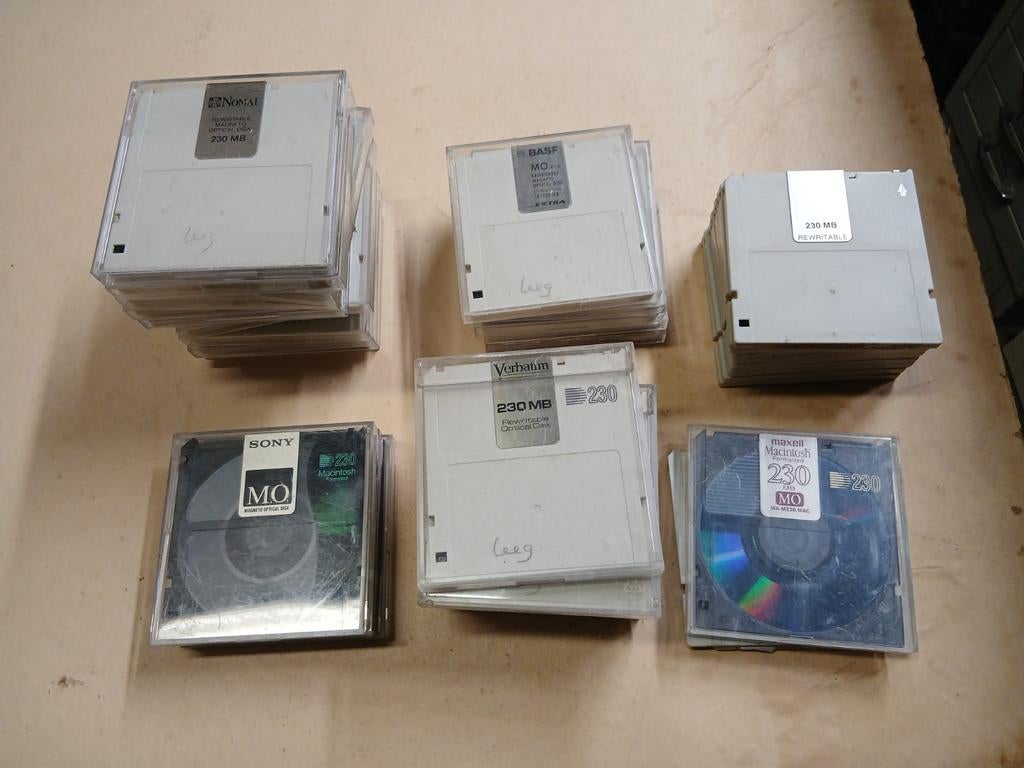 28x Magneto Optische Schijf 230MB - Vintage Opslagmedia, Ophalen of Verzenden
