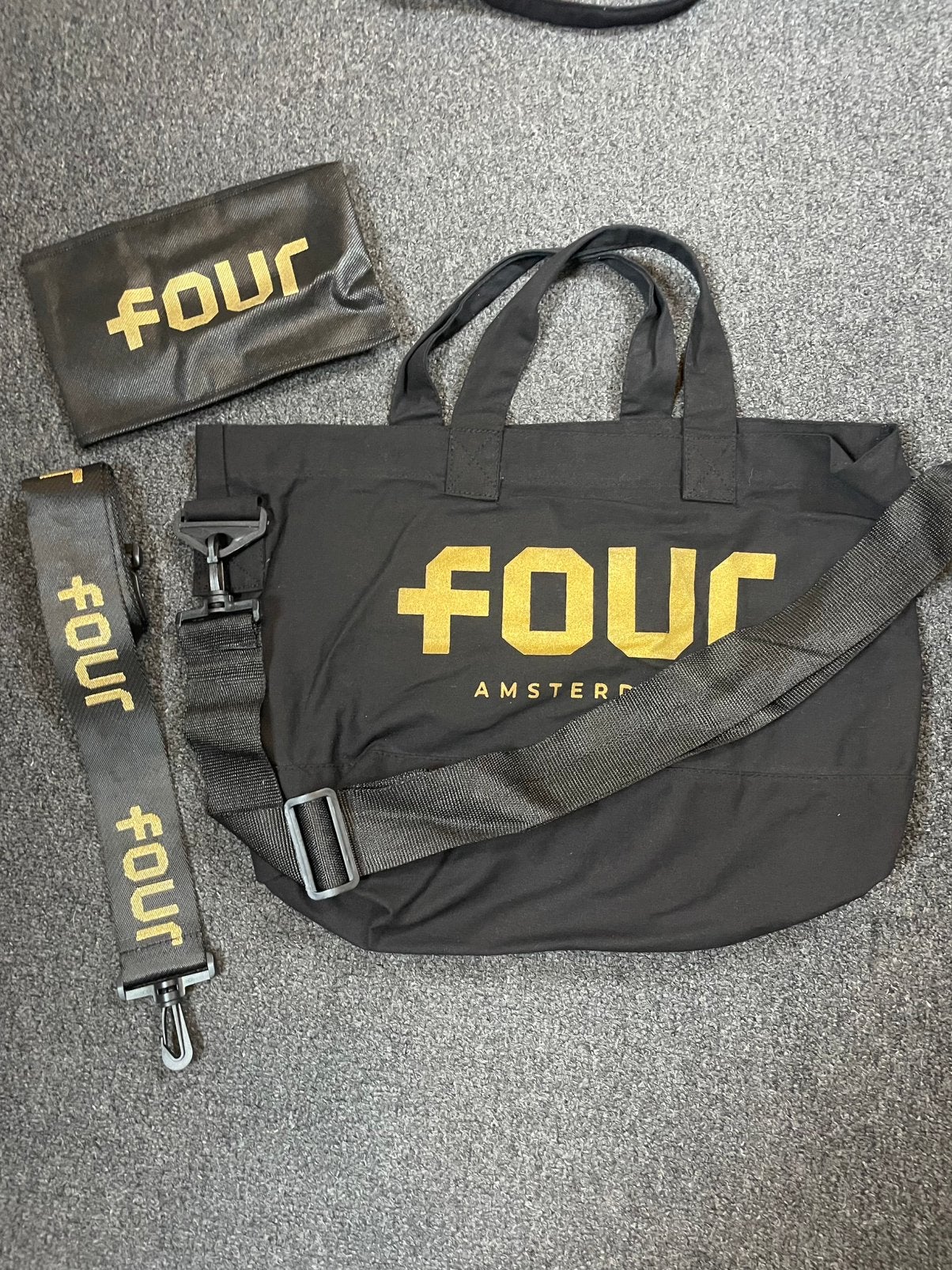 Four tas met gouden letters met 2 banden erbij, Ophalen of Verzenden, Nieuw
