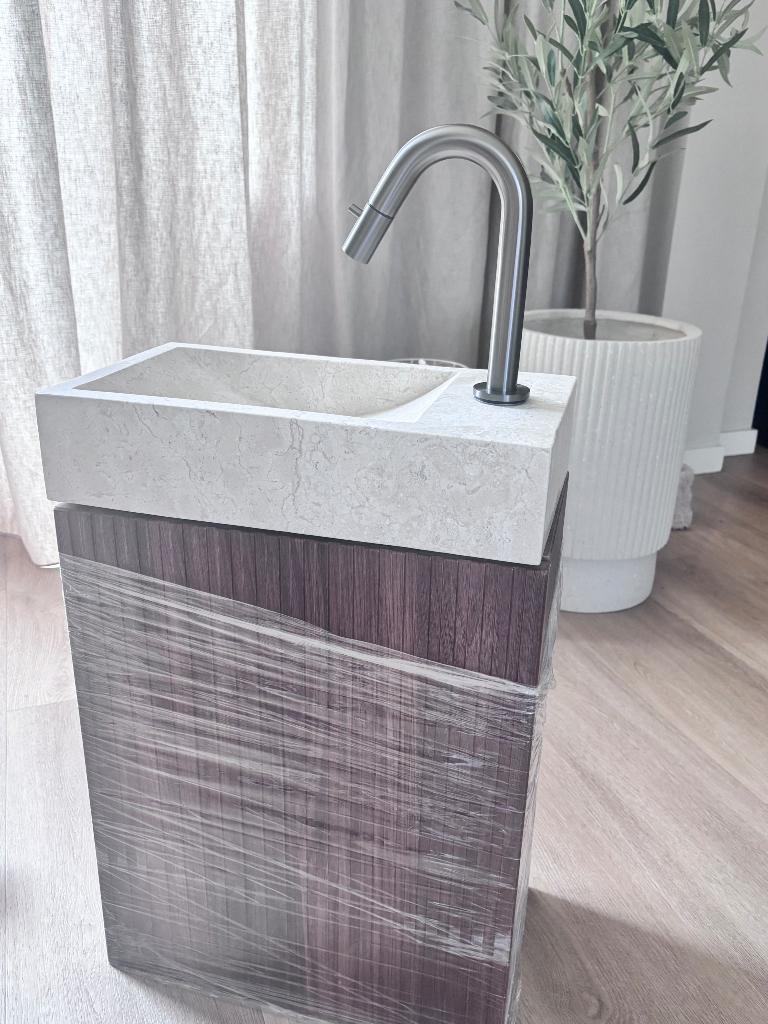 Fonteinset toilet, Ophalen, Nieuw, Toilet
