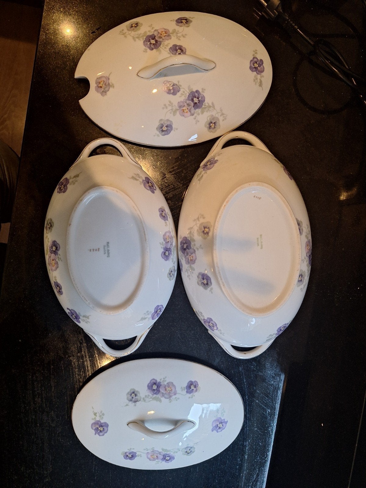 2 Antieke Terrines met Deksel - Bloemmotief, Antiek en Kunst, Ophalen