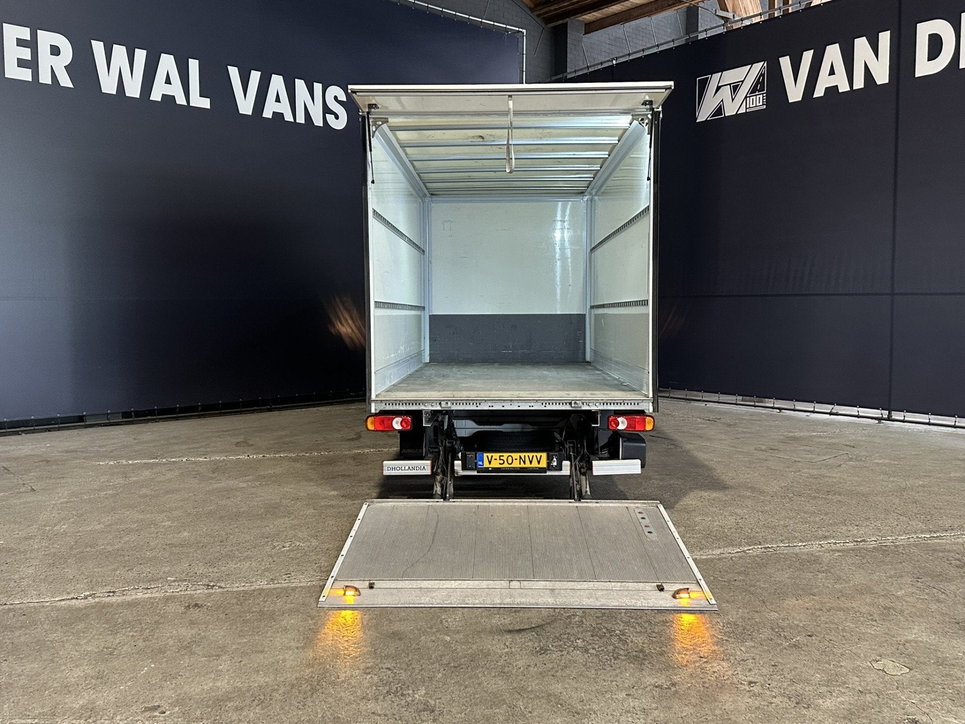 Peugeot Boxer 2.2 BlueHDi 141pk Bakwagen 436cm Lang Laadklep, Voorwielaandrijving, Dealer onderhouden, Stof, Gebruikt
