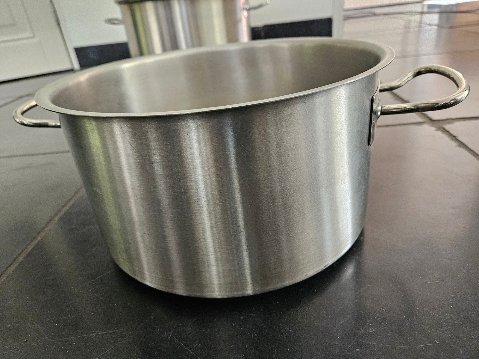 Grote horeca pan - Pintinox - RVS ong 45 ltr, Ophalen, Gebruikt, Met handvatten, Rvs