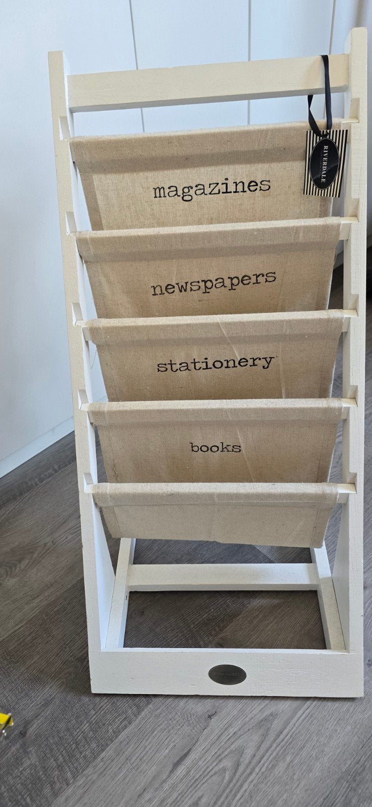 Riverdale kranten of tijdschriftenrek "Basic", Ophalen, Gebruikt