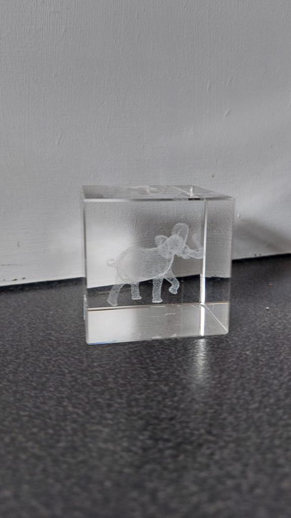 Glazen kubus met olifant 3D laser gravure, Ophalen of Verzenden, Zo goed als nieuw, Modern, Wit