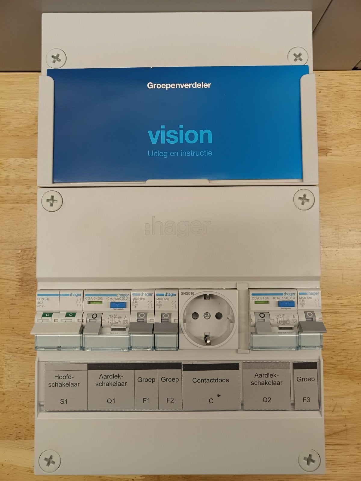 NIEUW Hager Vision Groepenkast VKG21B + Contactdoos VKS09SW, Ophalen of Verzenden, Nieuw, Hager, Groepenkast