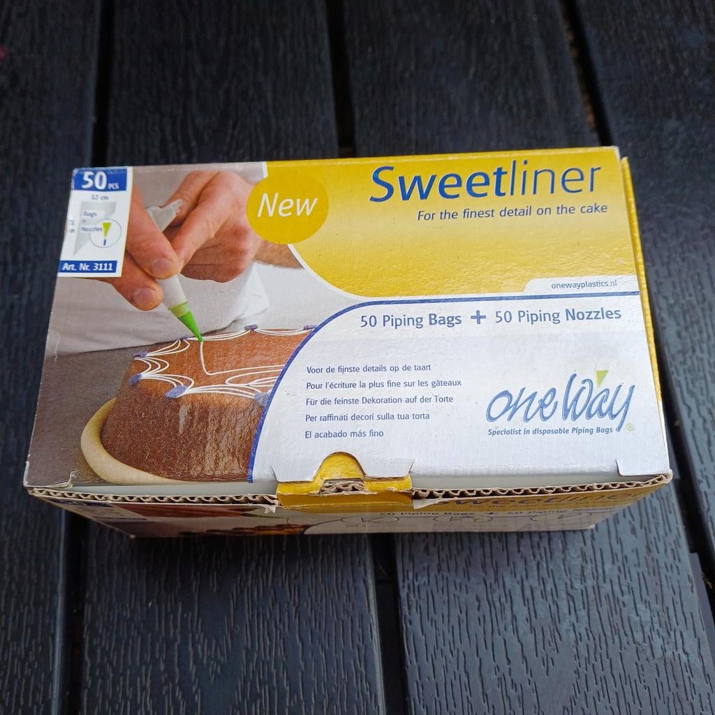 Nieuwe Sweetliner spuitzakjes en spuitmondjes (50 stuks), Ophalen of Verzenden, Nieuw, Taarten of Cupcakes, Versiering