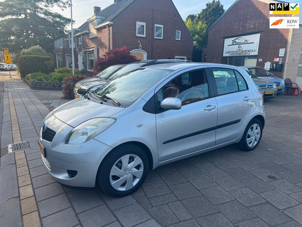 Toyota Yaris 1.3 VVTi Sol MMT | Automaat, 750 kg, 4 cilinders, Bedrijf, Elektrische ramen
