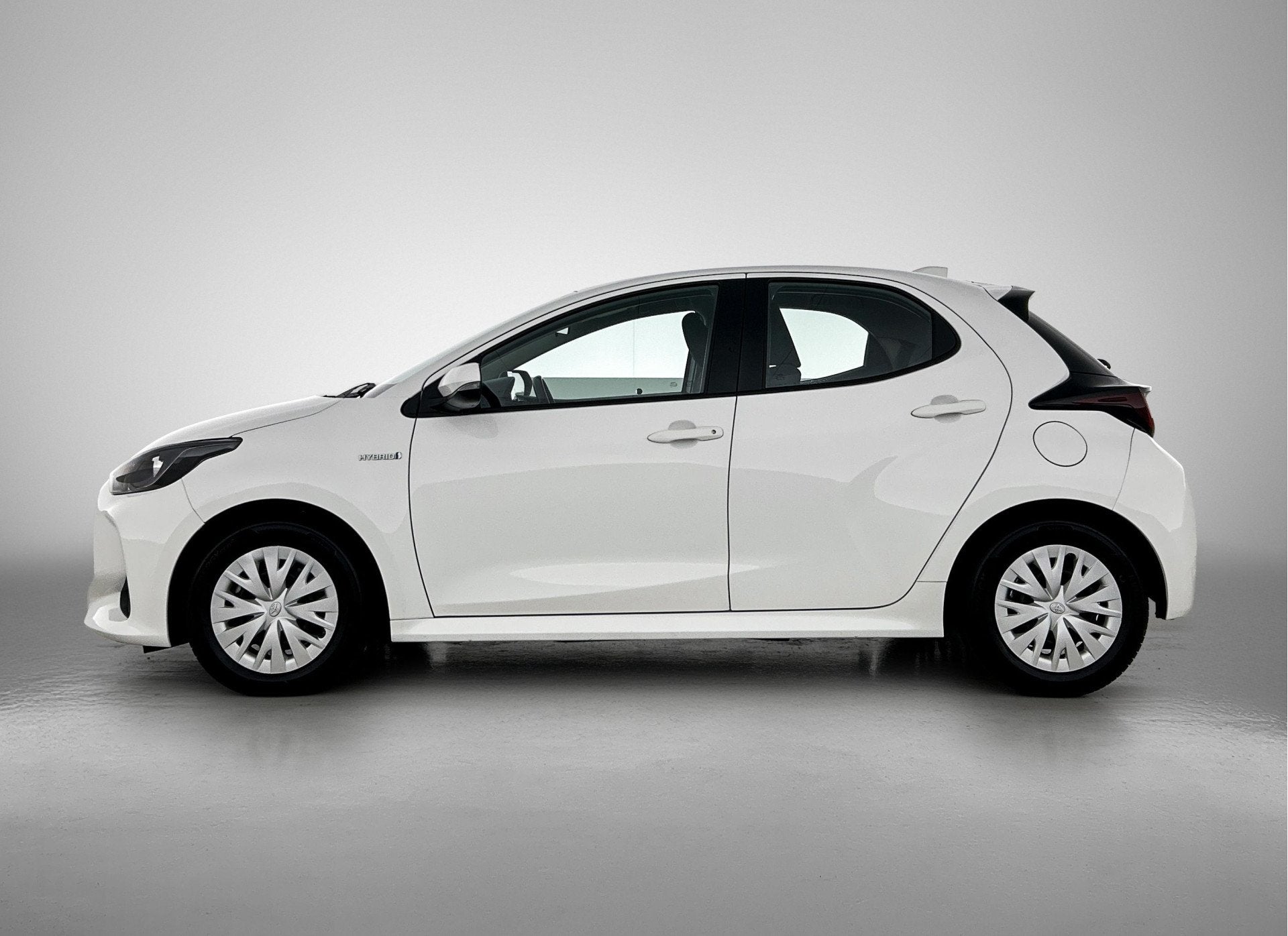 Toyota Yaris 1.5 Hybrid 115 Active (bj 2021, automaat), 12 maanden, Gebruikt, Wit, 1490 cc