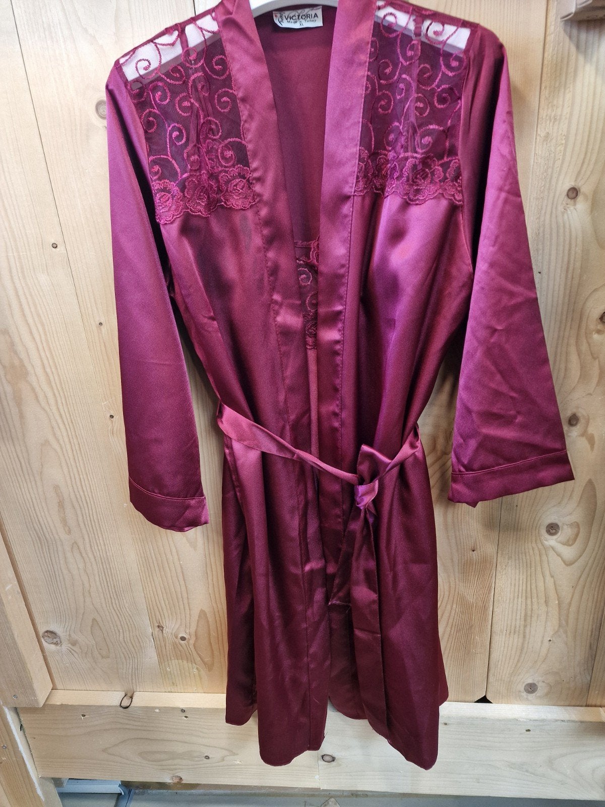 Victoria Lingerie Nachtkleding Set - Badjas & Slipdress, Victoria Lingerie, Ophalen of Verzenden, Rood, Nachtkleding