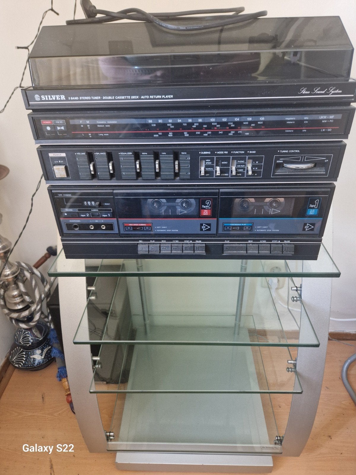 Exclusief stereomeubel met glazen platen, Ophalen, Minder dan 50 cm, Gebruikt, Glas