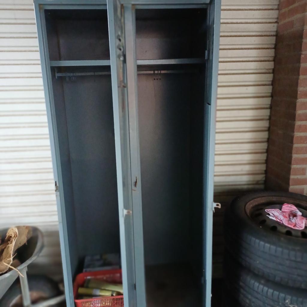 Vintage metal locker / kledingkast, Ophalen, Gebruikt, Industrieel, Vintage