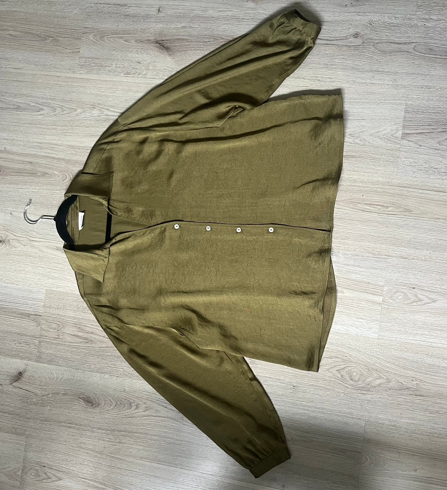 American Vintage olijfgroene blouse maat M/L, Kleding | Dames, Blouses en Tunieken, Ophalen of Verzenden, Zo goed als nieuw, Maat 38/40 (M)