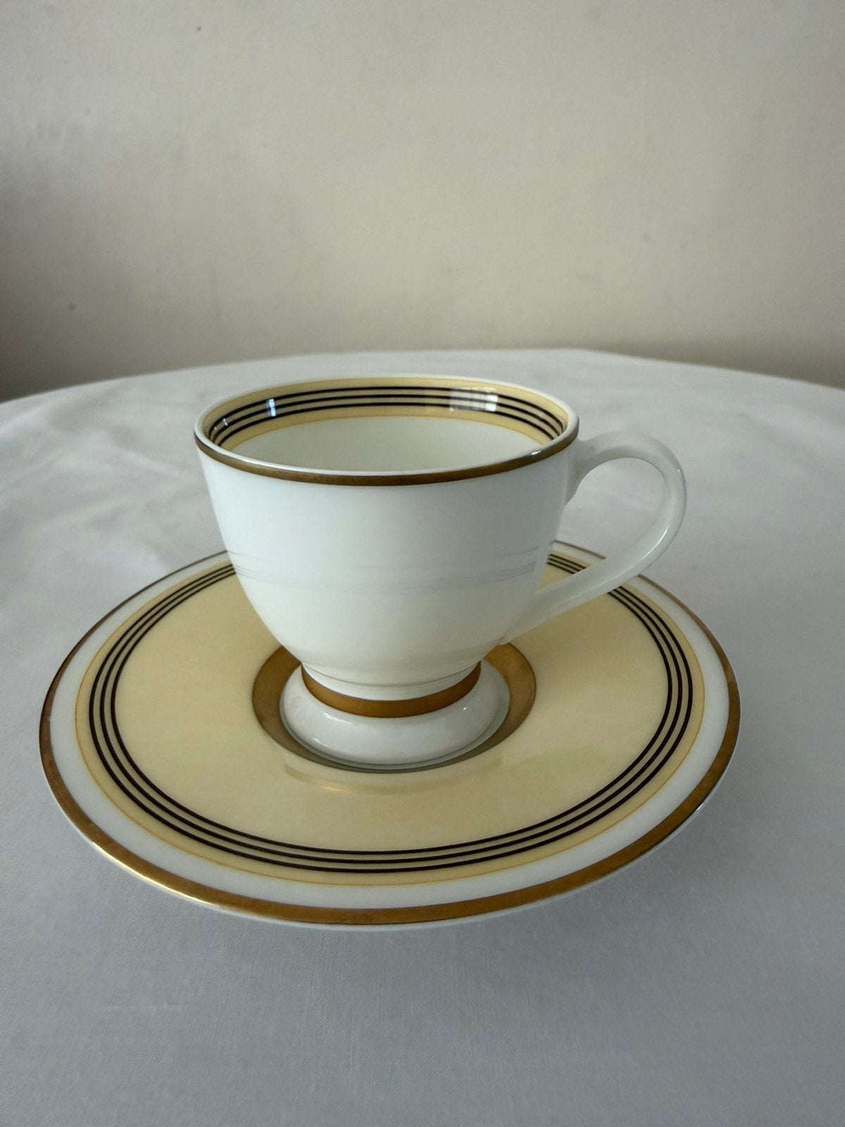 Villeroy & Boch bone china kop en schotel - bijna gratis, Ophalen of Verzenden
