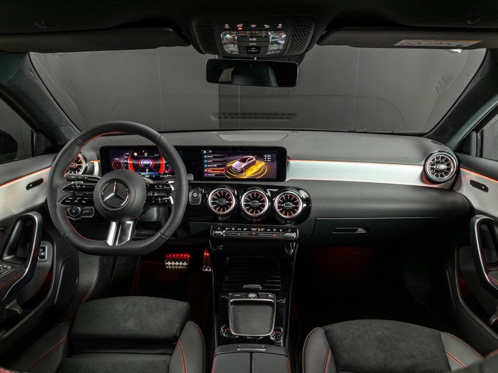 Mercedes-Benz A-Klasse Hatchback 250 e Business Solution AMG, Auto's, Mercedes-Benz, 4 cilinders, 163 pk, Bedrijf, 42 km/l