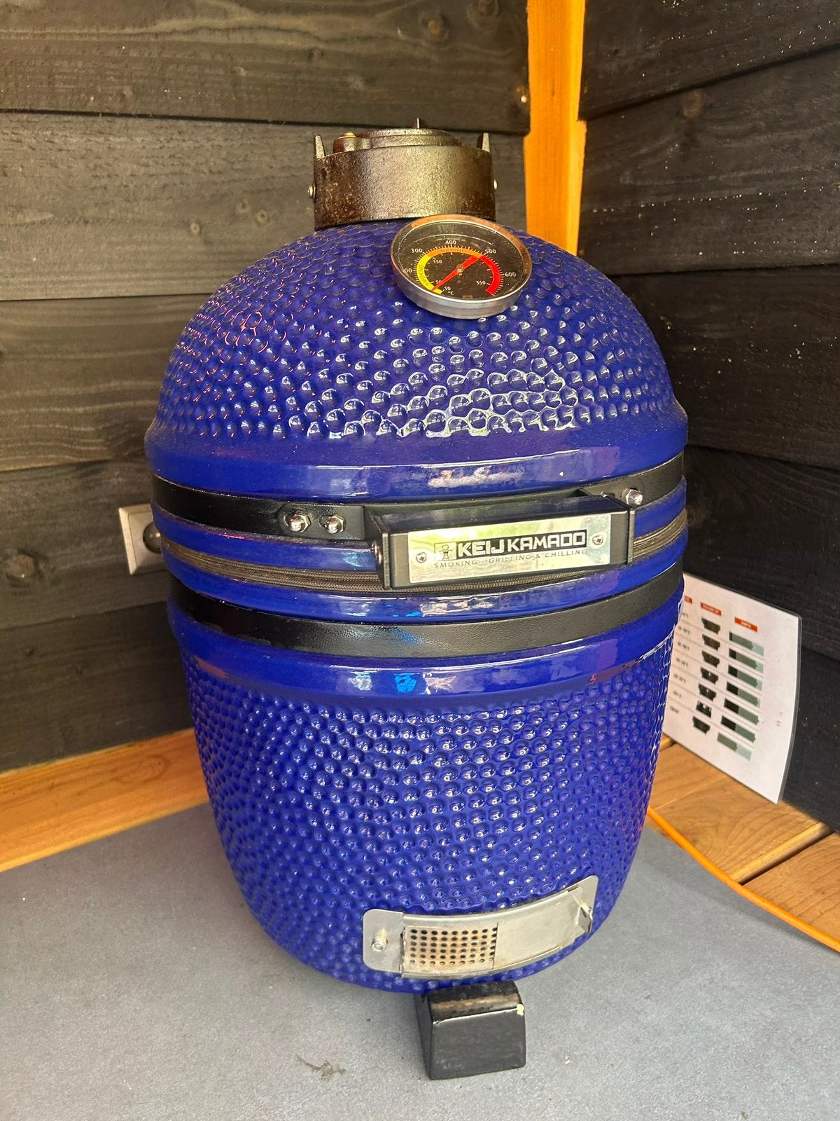 Nette keij kamado BBQ tafel model, Ophalen, Zo goed als nieuw, Met accessoires