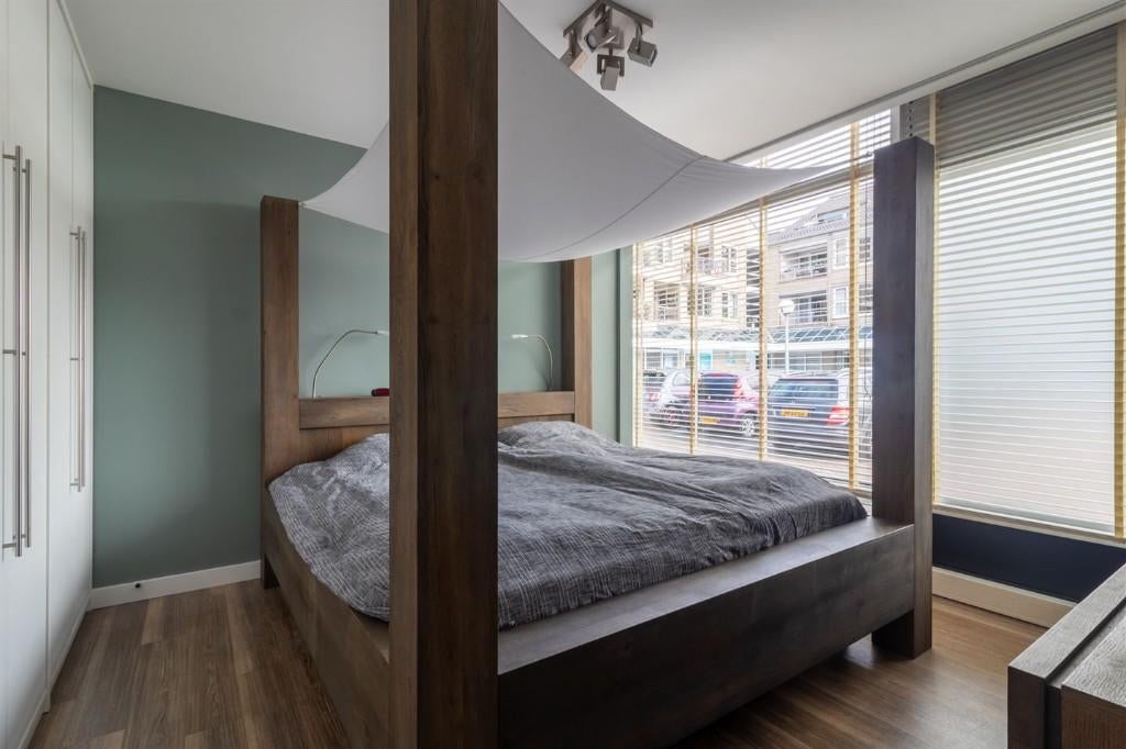 Hemelbed ombouw Goossens massief hout, Huis en Inrichting, Slaapkamer | Bedden, Ophalen, Gebruikt, Bruin, 210 cm