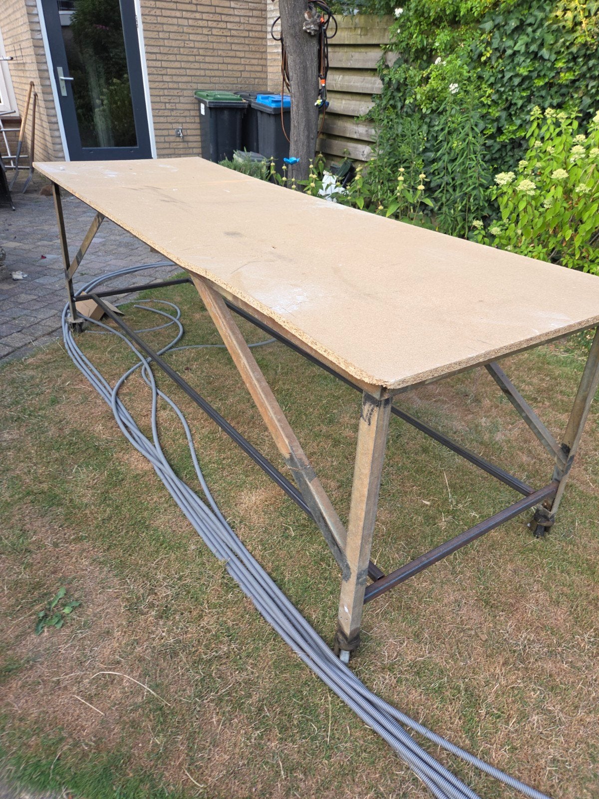 Werkbank met stalen onderstel op wielen, Doe-het-zelf en Verbouw, Ophalen of Verzenden, Gebruikt, 170 cm of meer