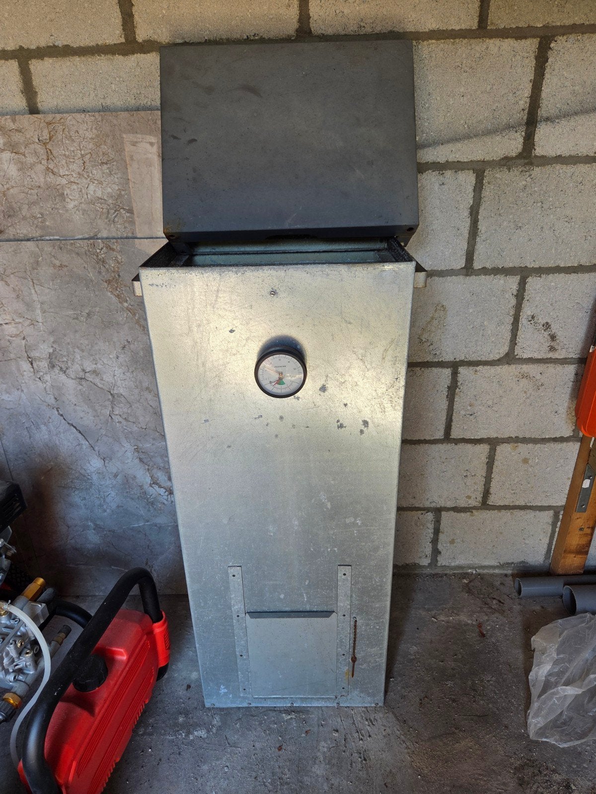 Metalen rookoven met thermometer en houtsnippers, Ophalen, Gebruikt, Vuurkorf