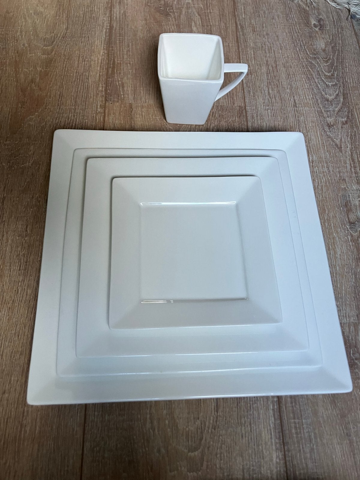 8 persoons en meer! Wit vierkant servies - grote set, Ophalen, Keramiek, Zo goed als nieuw, Modern