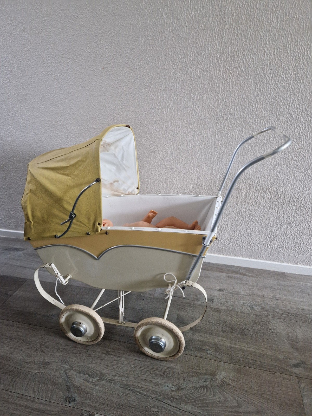 Poppenwagen Jaren 50 met pop, Ophalen, Gebruikt, Overige typen