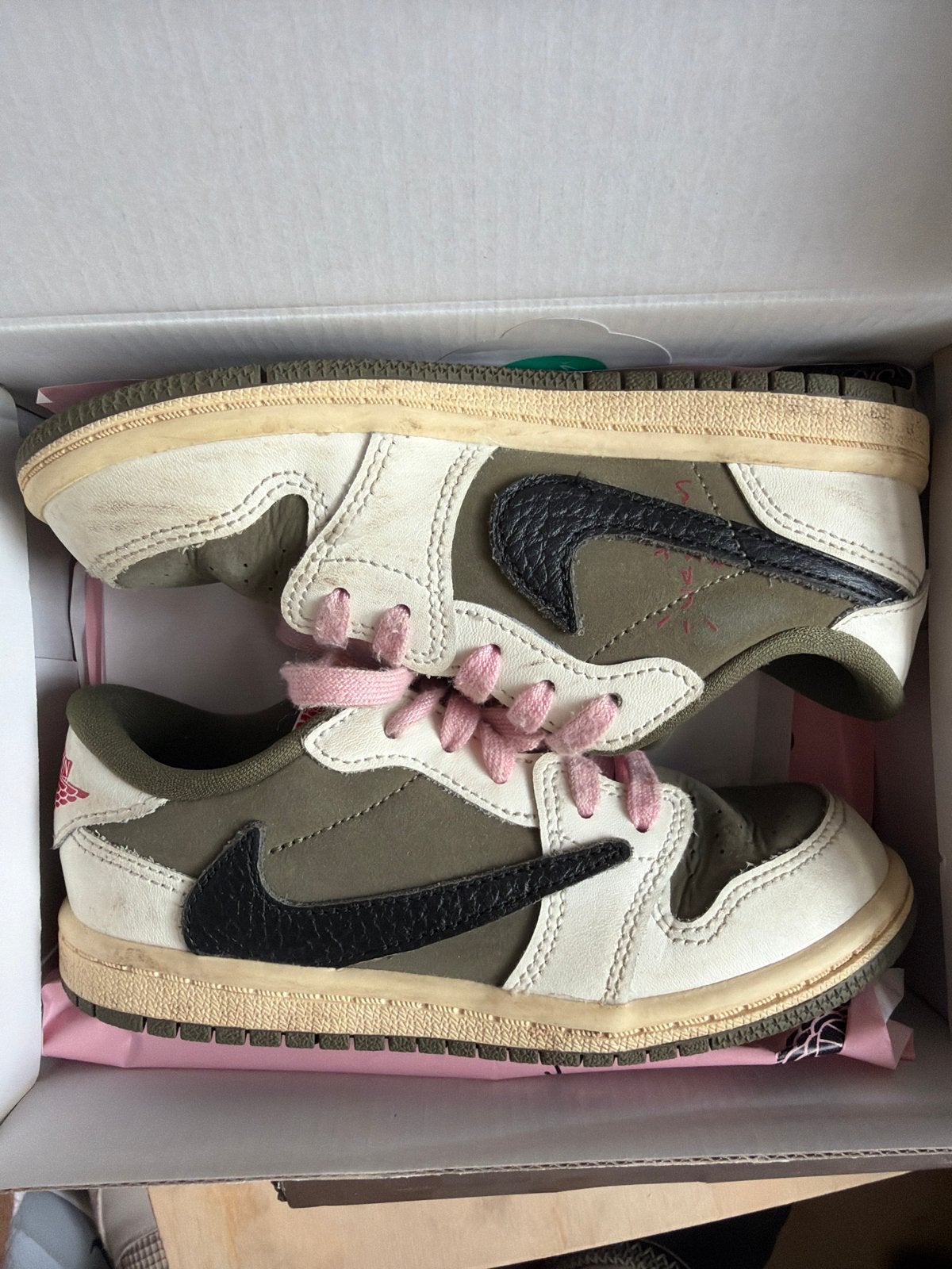 Travis Scott x Nike Air Jordan 1 Low OG SP 'Olive' DO5441-20, Kinderen en Baby's, Kinderkleding | Schoenen en Sokken, Gebruikt