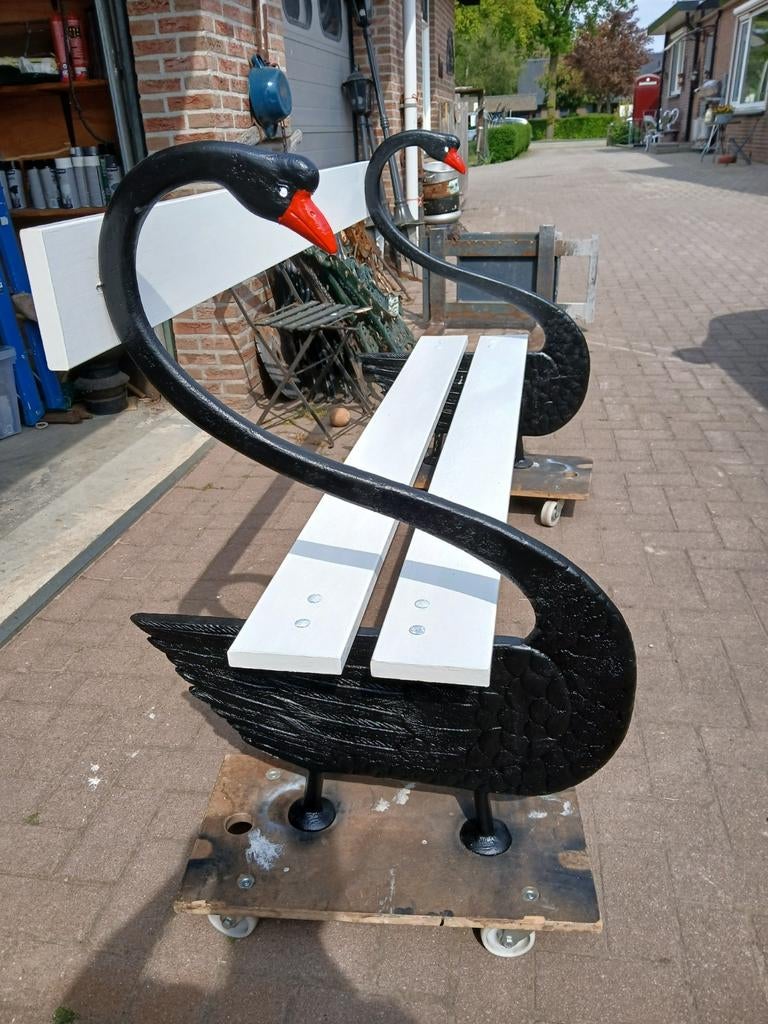 Gietijzeren Zwanenbank, Ophalen, Zo goed als nieuw, Overige materialen
