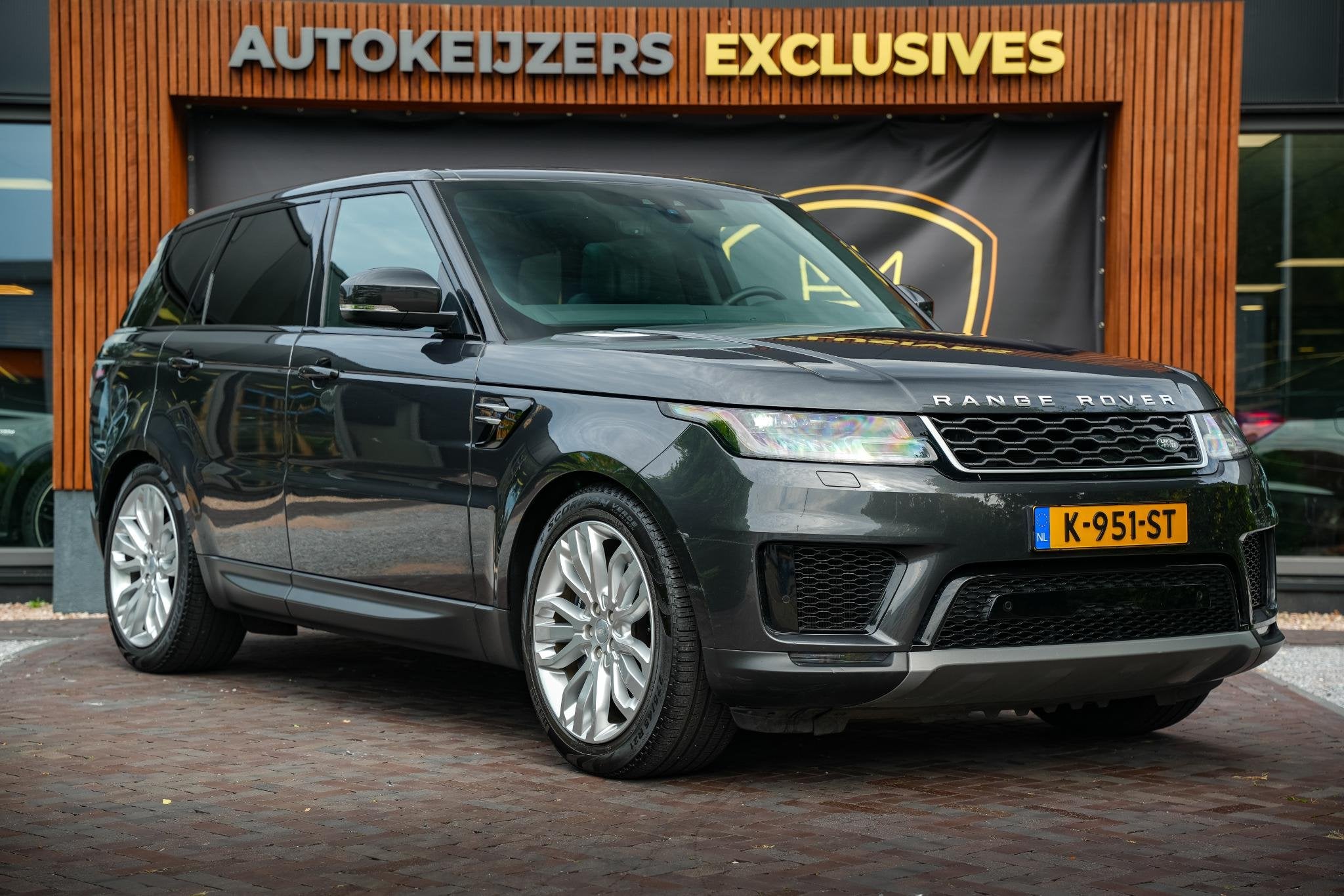 Land Rover Range Rover Sport 2.0 P400e SE R Dynamic Panorama, 404 pk, Gebruikt, 4 cilinders, Automatische klimaatregeling