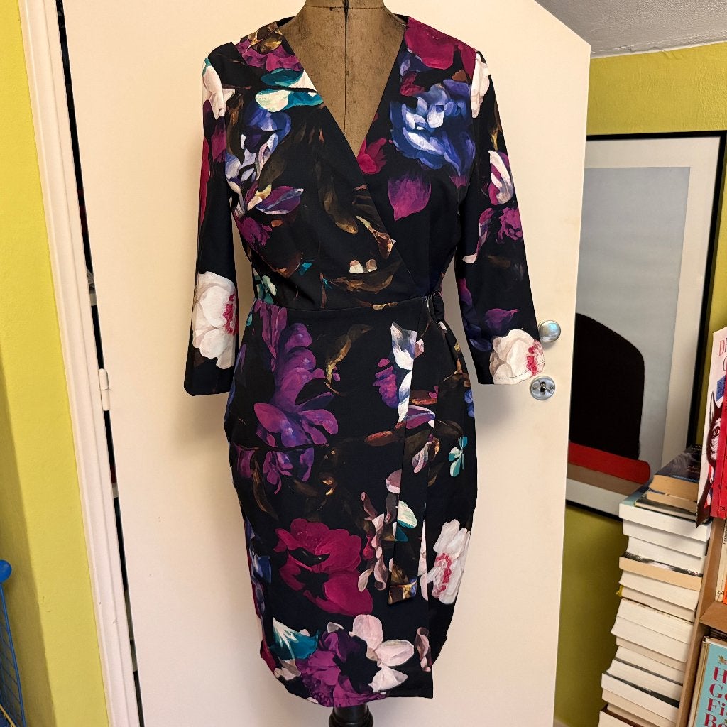 Paper Dolls London jurk Mt 40, Kleding | Dames, Maat 38/40 (M), Zo goed als nieuw, Paper Dolls, Onder de knie