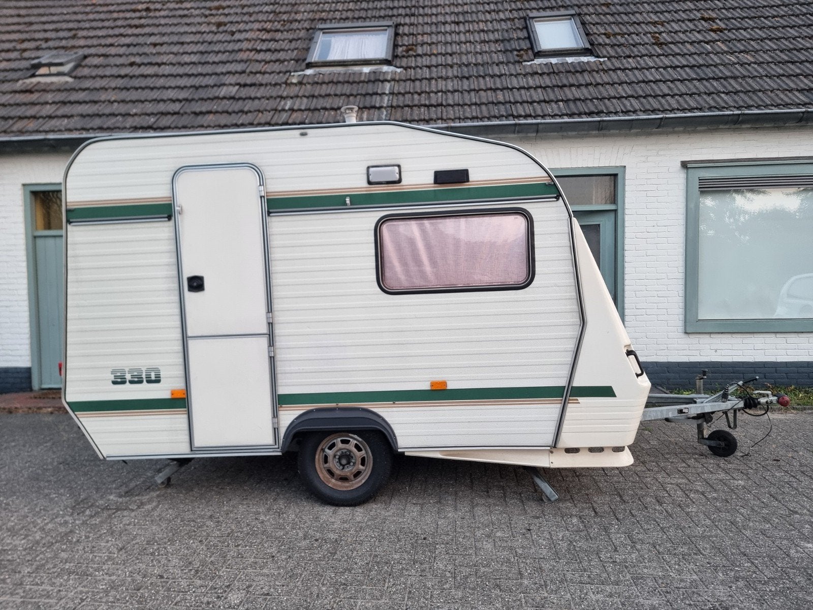 Chateau La Car 330 Caravan - Compact en Compleet, Koelkast, Treinzit, Tot en met 3, Particulier