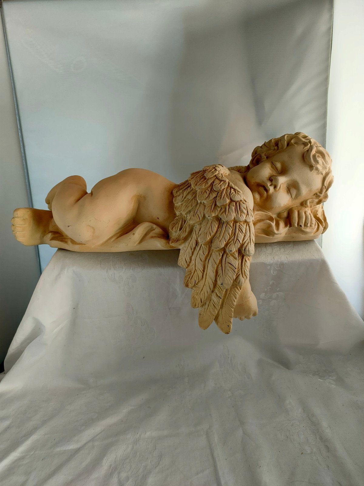 Slapende Putti Engel Beeld - 43 cm breed, Antiek en Kunst, Kunst | Beelden en Houtsnijwerken, Ophalen of Verzenden