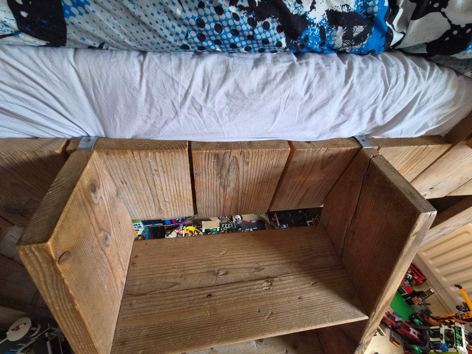 Foto 5 van Stoer steigerhouten hoogslaper in huisjesvorm!