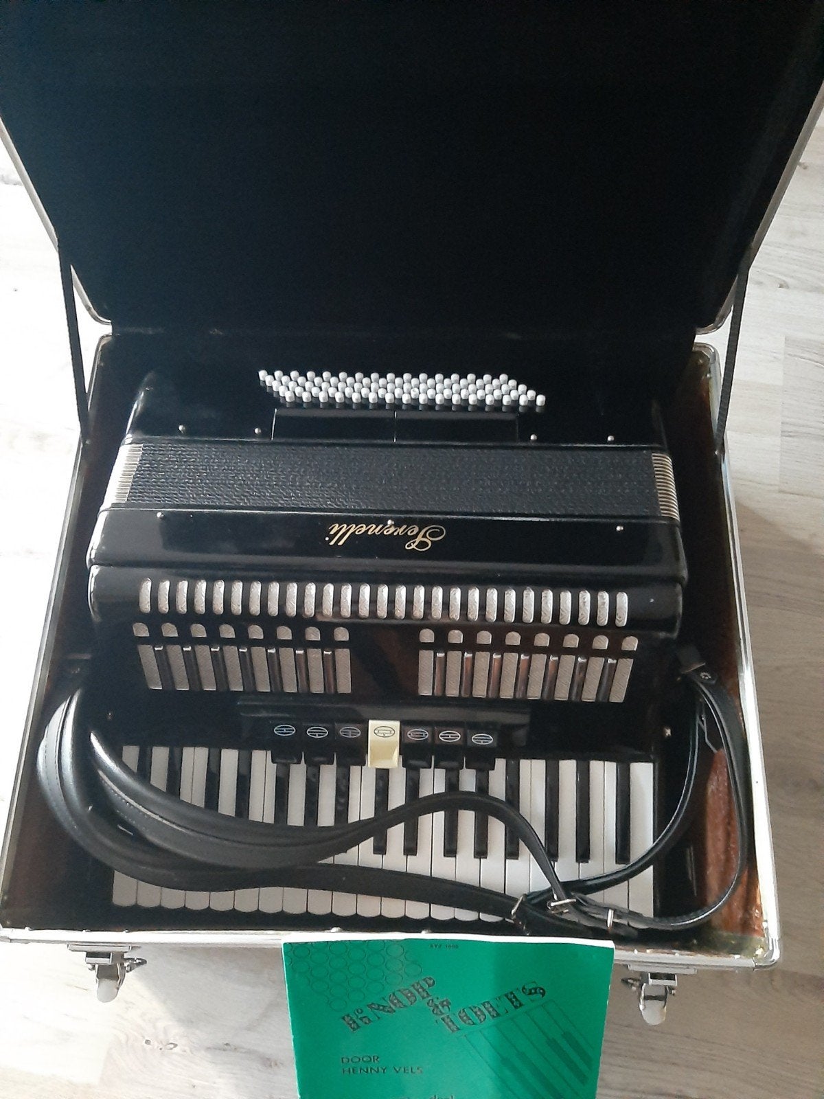 Accordeon, Muziek en Instrumenten, Accordeons, Ophalen of Verzenden, Zo goed als nieuw, Overige formaten