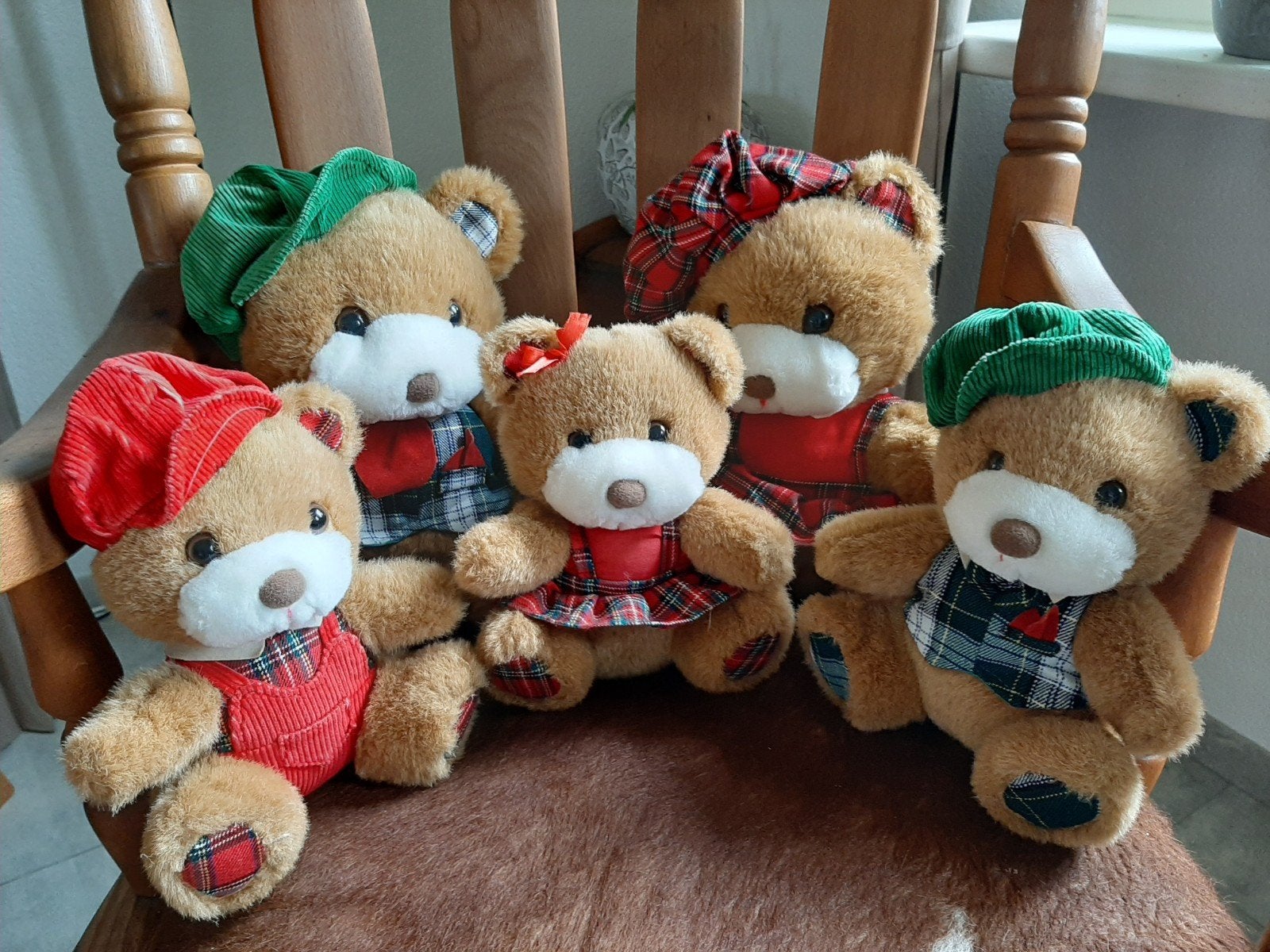 Leuke knuffelberen met Schotse ruit kleding, Beer, Ophalen of Verzenden, Zo goed als nieuw, Middelgroot (20 tot 80 cm)