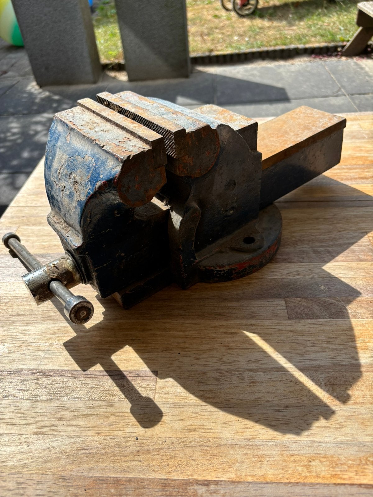 Tiger M125 bankschroef, Ophalen, Zo goed als nieuw, Minder dan 70 cm, Bankschroef