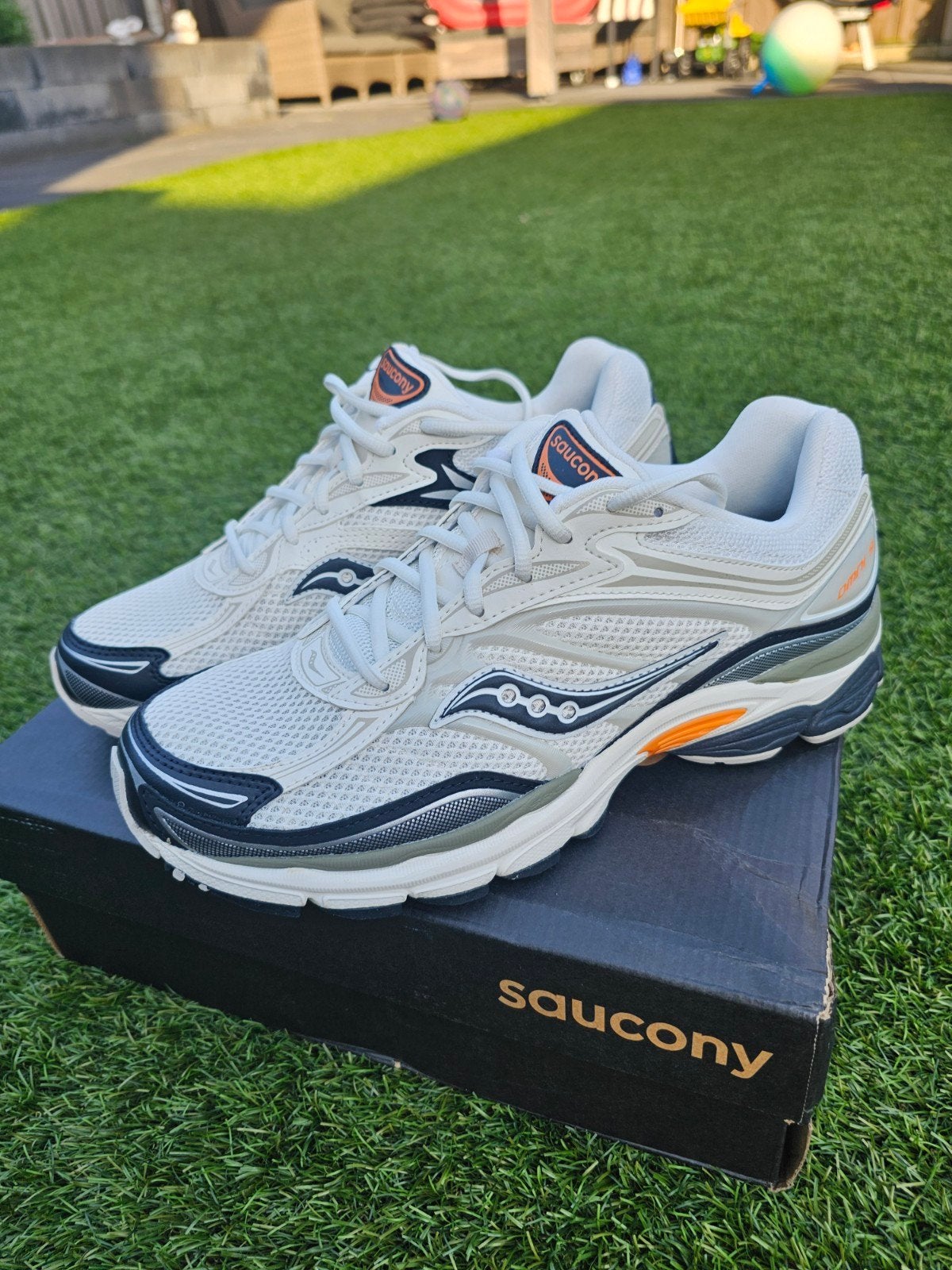 Saucony Progrid Omni 9 - Nieuw in doos maat 44,5, Wit, Nieuw, Ophalen of Verzenden, Sneakers of Gympen