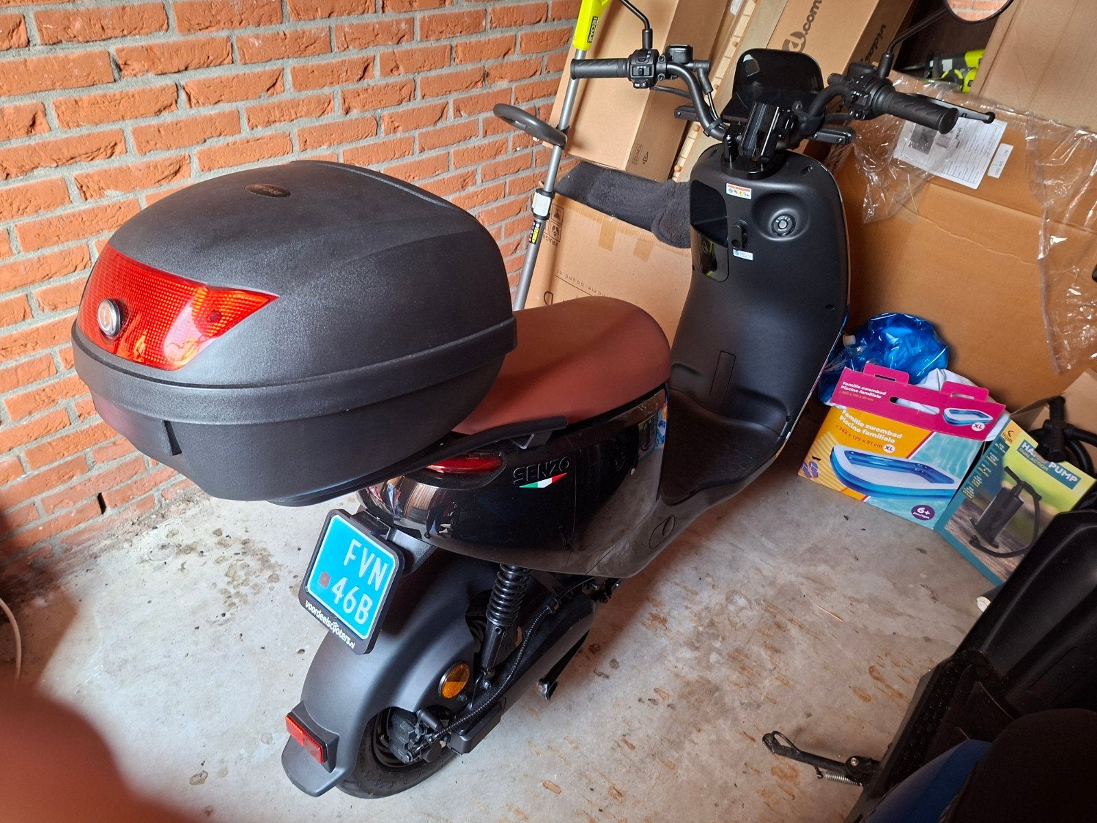 E Scooter € 750,00, Fietsen en Brommers, Ophalen, Zo goed als nieuw, Elektrisch