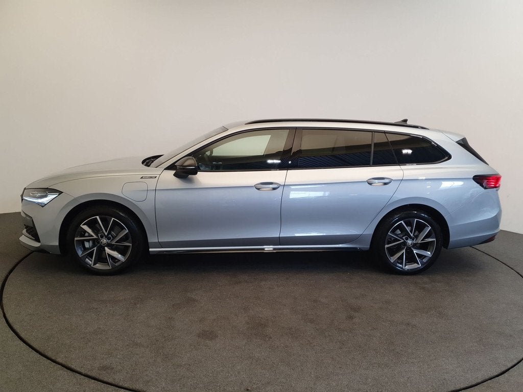 Skoda Superb Combi 1.5 TSI 204pk DSG/AUT PHEV Sportline Wegk, Auto's, Skoda, 12 maanden, 4 cilinders, Origineel Nederlands, 25 kWh