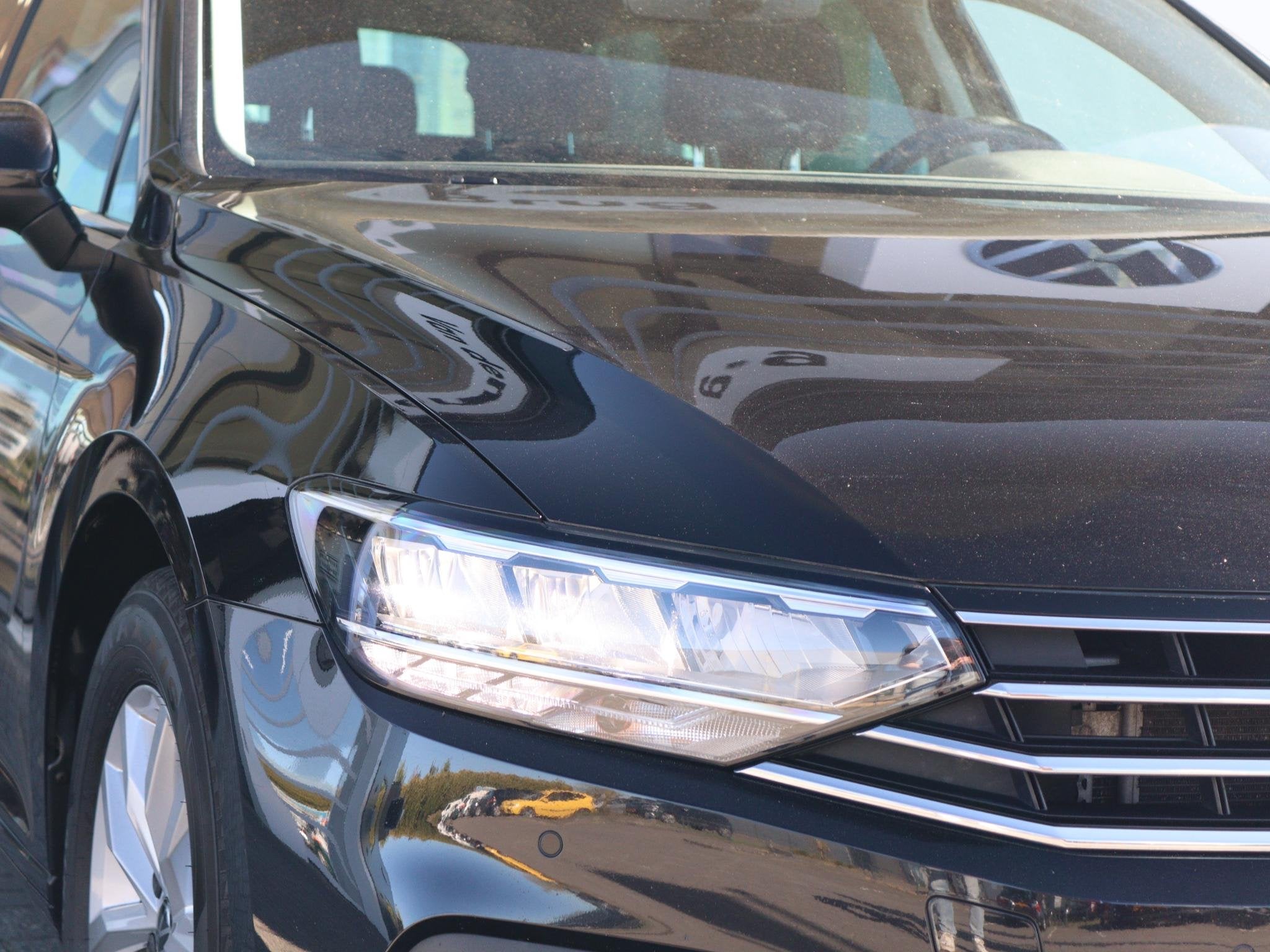 Volkswagen Passat Variant 1.5 TSI 150 pk DSG Business | Trek, 4 cilinders, 150 pk, Zwart, 1600 kg