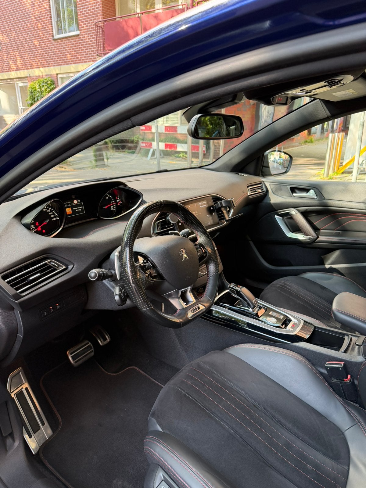 Foto 13 van Peugeot 308 2.0 Bluehdi 180pk 2017 Blauw